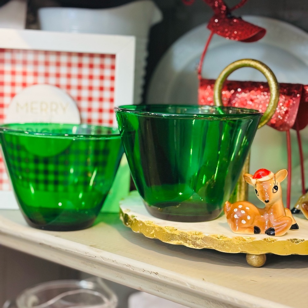 Vintage Anchor Hocking Green Bowls. MCM 60s. 4” EUC | Classic | Vibrant | Retro